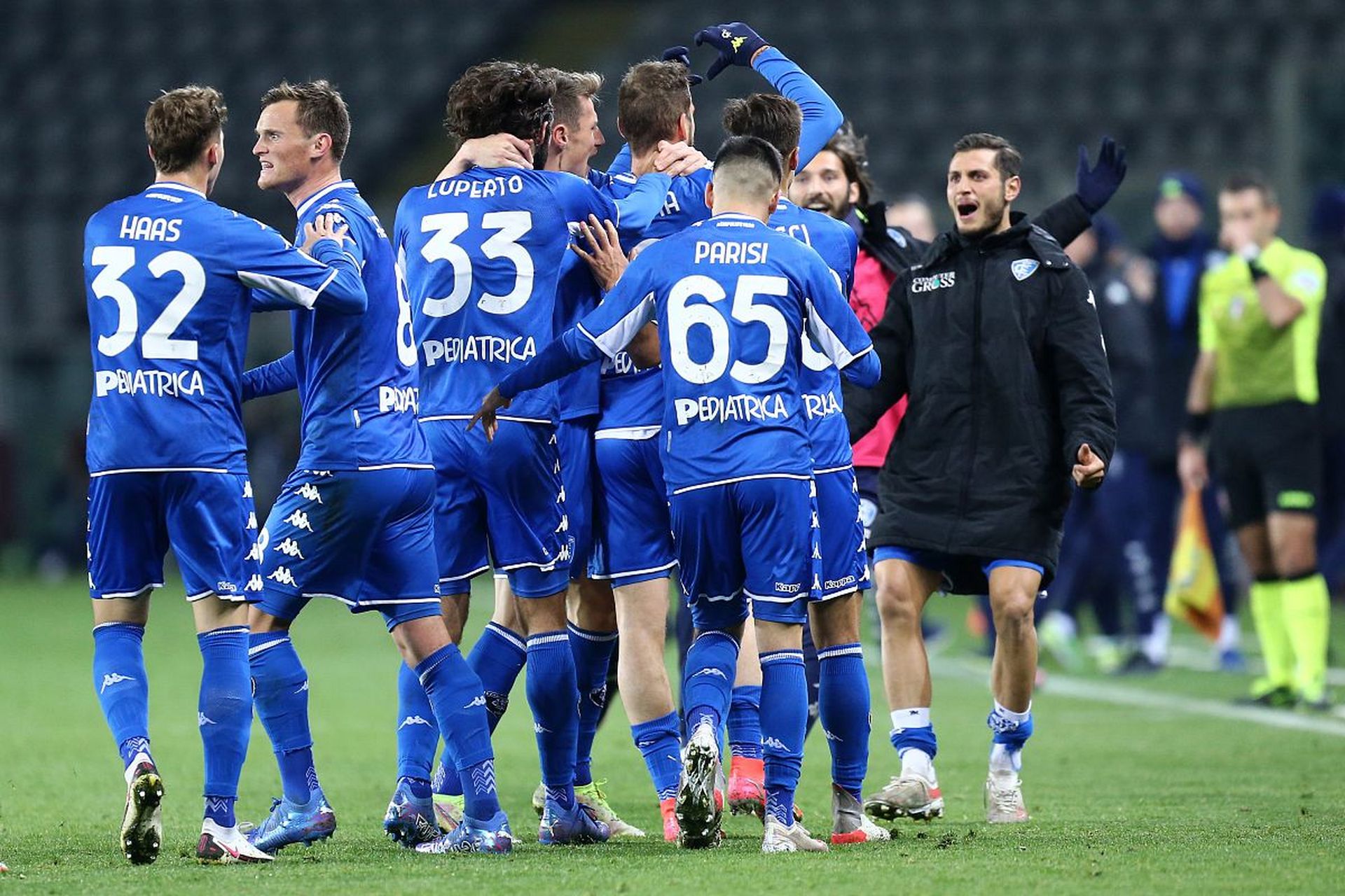 将一场足球 将一场足球